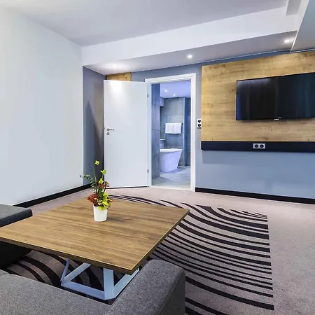 Novotel Centrum Hotel 4*