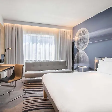 Novotel Centrum Hotel 4*