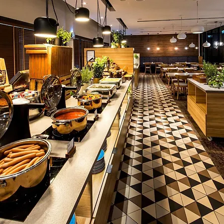 Novotel Centrum Hotel 4*